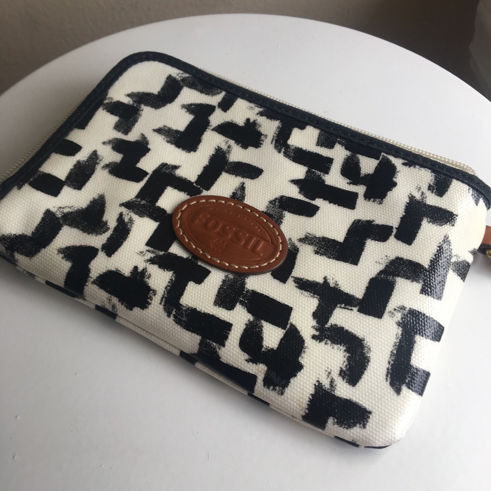 🖤Fossil Wristlet🖤